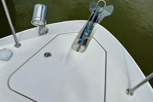  Yacht Photos Pics Bow of 2014 Sea Ray 350 Sundancer with anchor and navigation light.