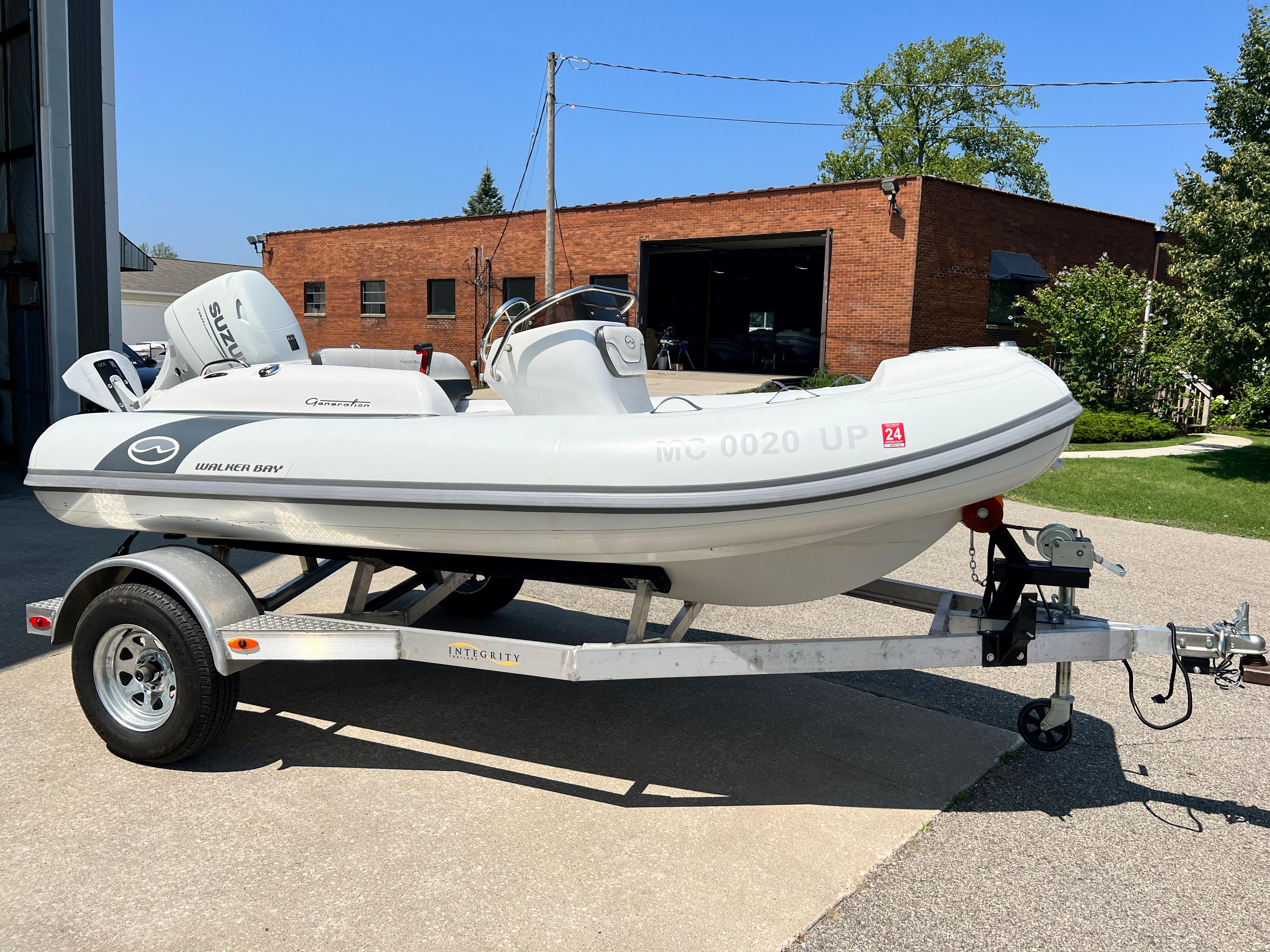 2021 Walker Bay Generation 400 DLX