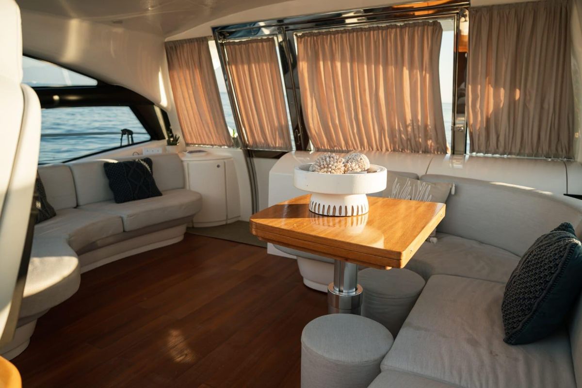 2006 Pershing 62 