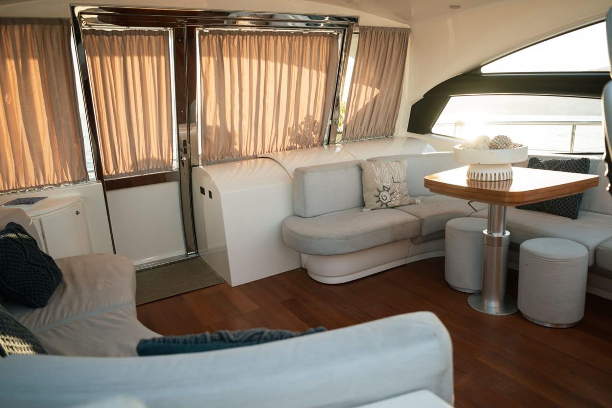2006 Pershing 62 