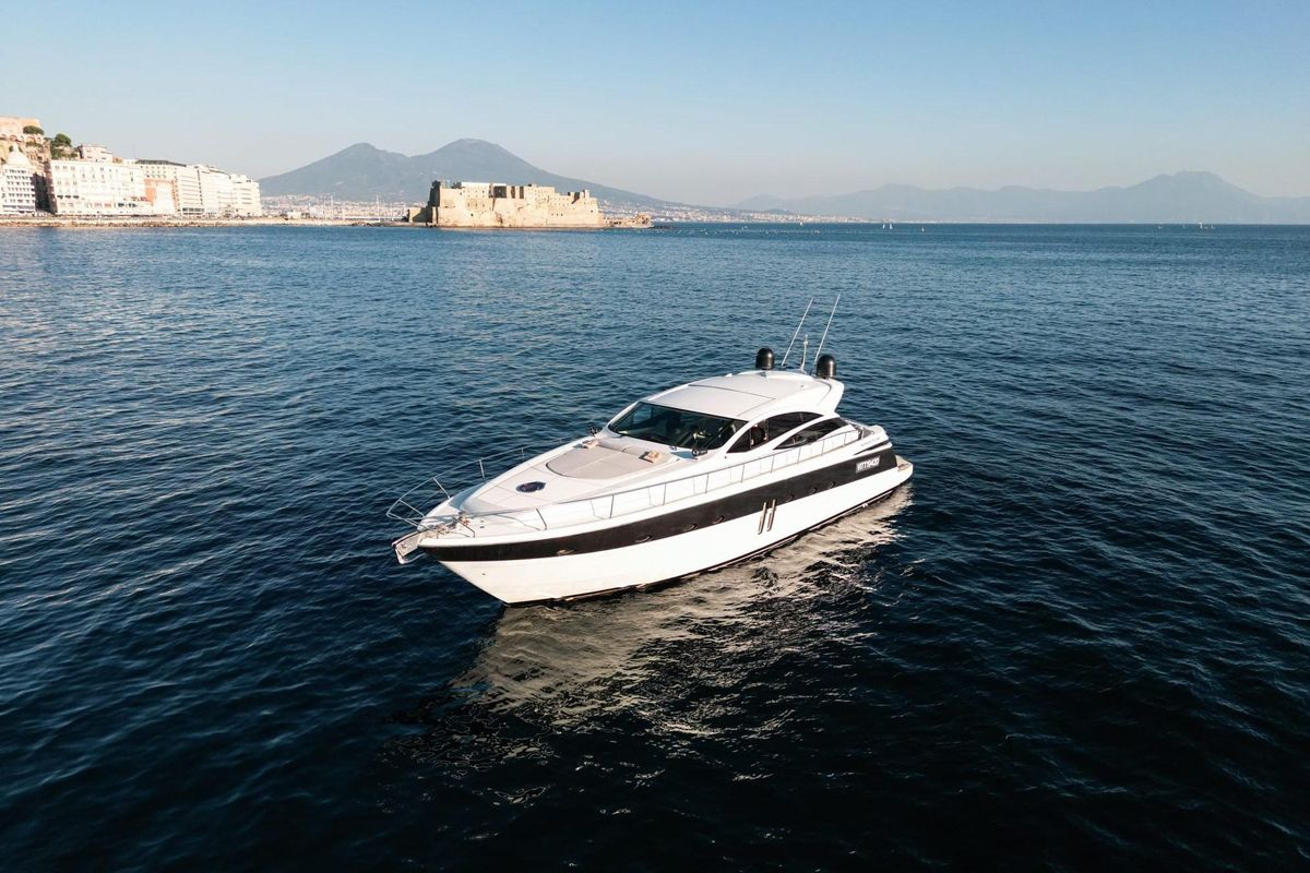 2006 Pershing 62 