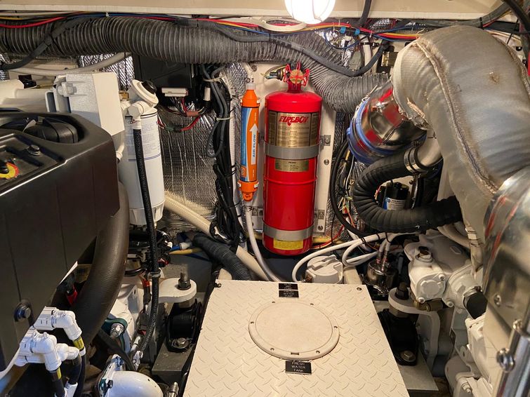 2007-45-cruisers-yachts-455-express-motor-yacht