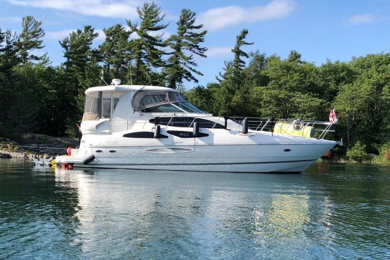 2007-45-cruisers-yachts-455-express-motor-yacht