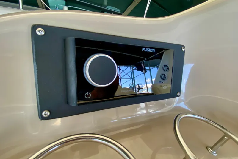  Yacht Photos Pics Fusion stereo system on 1999 Sea Ray 460 Sundancer yacht dashboard.