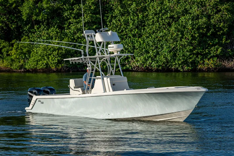 Traveler Yacht Photos Pics SeaVee 320B Traveler - Profile