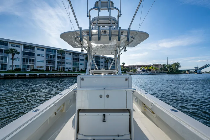 Traveler Yacht Photos Pics SeaVee 320B Traveler - Console