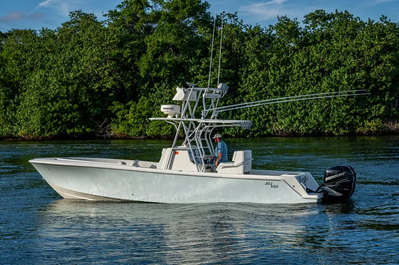 Traveler Yacht Photos Pics SeaVee 320B Traveler - Profile