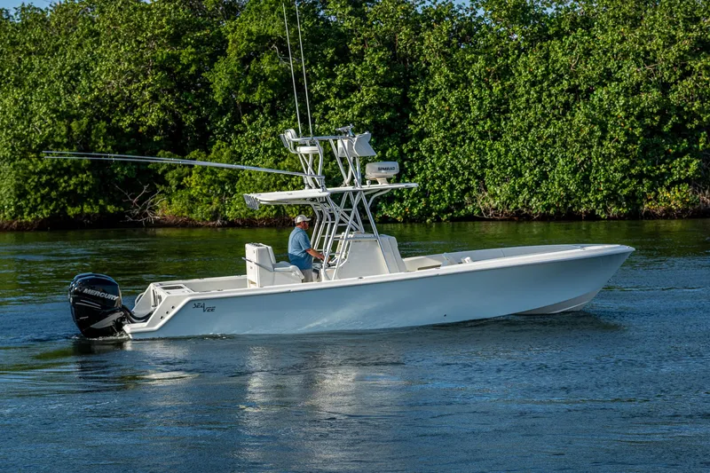 Traveler Yacht Photos Pics SeaVee 320B Traveler - Profile