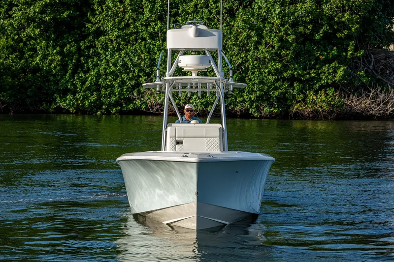 Traveler Yacht Photos Pics SeaVee 320B Traveler - Profile