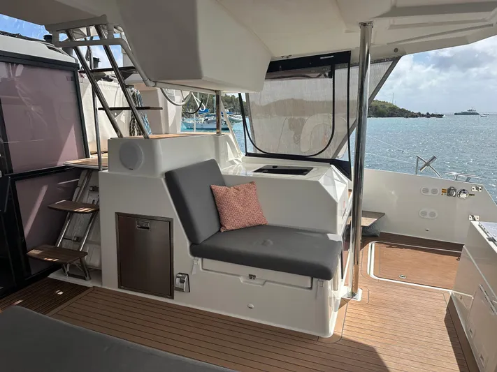 Superfly Yacht Photos Pics 