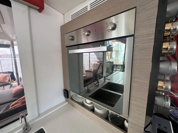 Superfly Yacht Photos Pics 