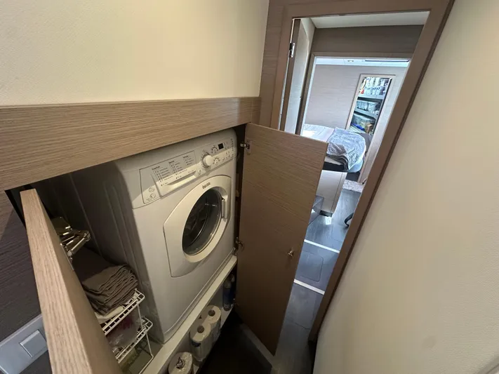 Superfly Yacht Photos Pics 