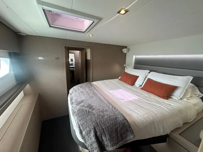 Superfly Yacht Photos Pics 