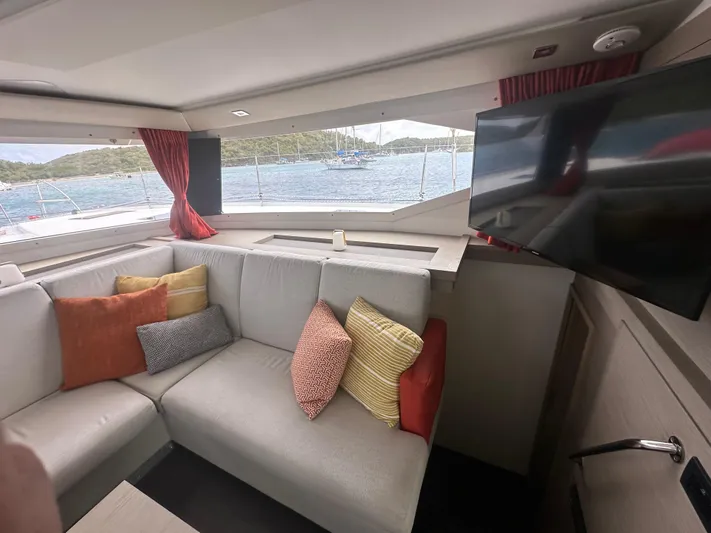 Superfly Yacht Photos Pics 