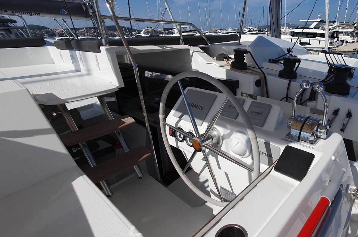 2024 Fountaine Pajot 44 