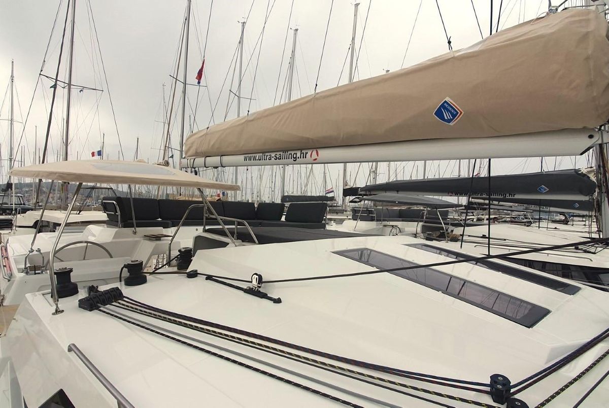 2024 Fountaine Pajot 44 