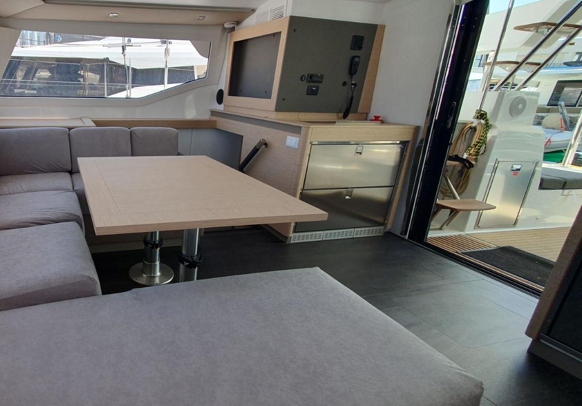 2024 Fountaine Pajot 44 