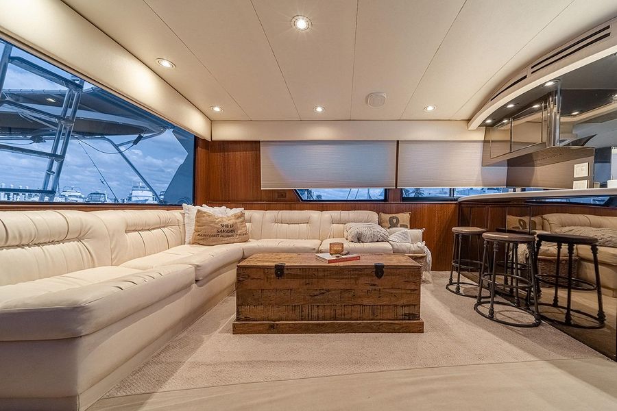 1990 Hatteras 65 Enclosed Bridge