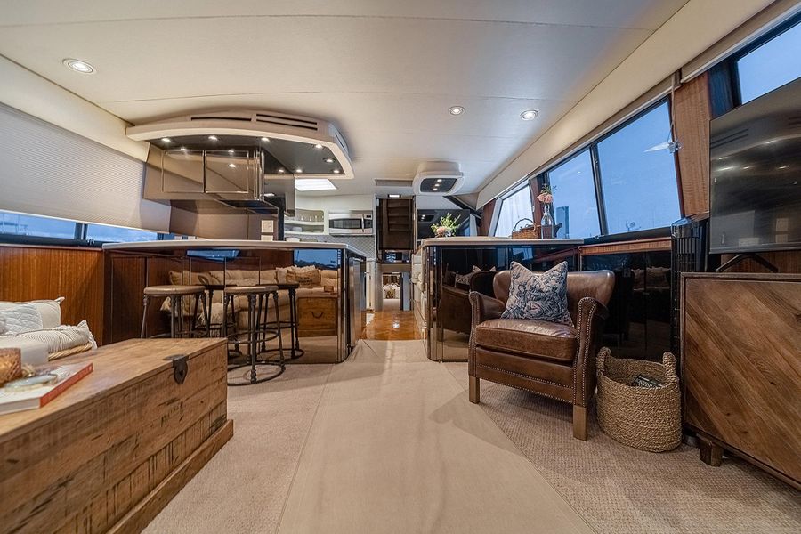 1990 Hatteras 65 Enclosed Bridge
