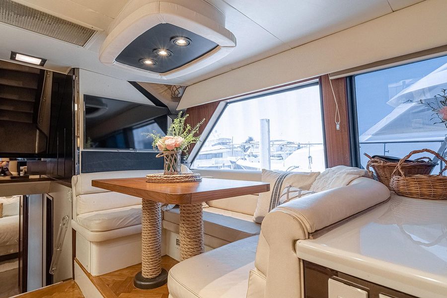 1990 Hatteras 65 Enclosed Bridge