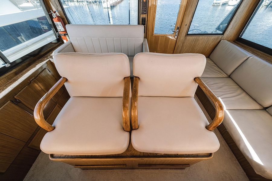 1990 Hatteras 65 Enclosed Bridge