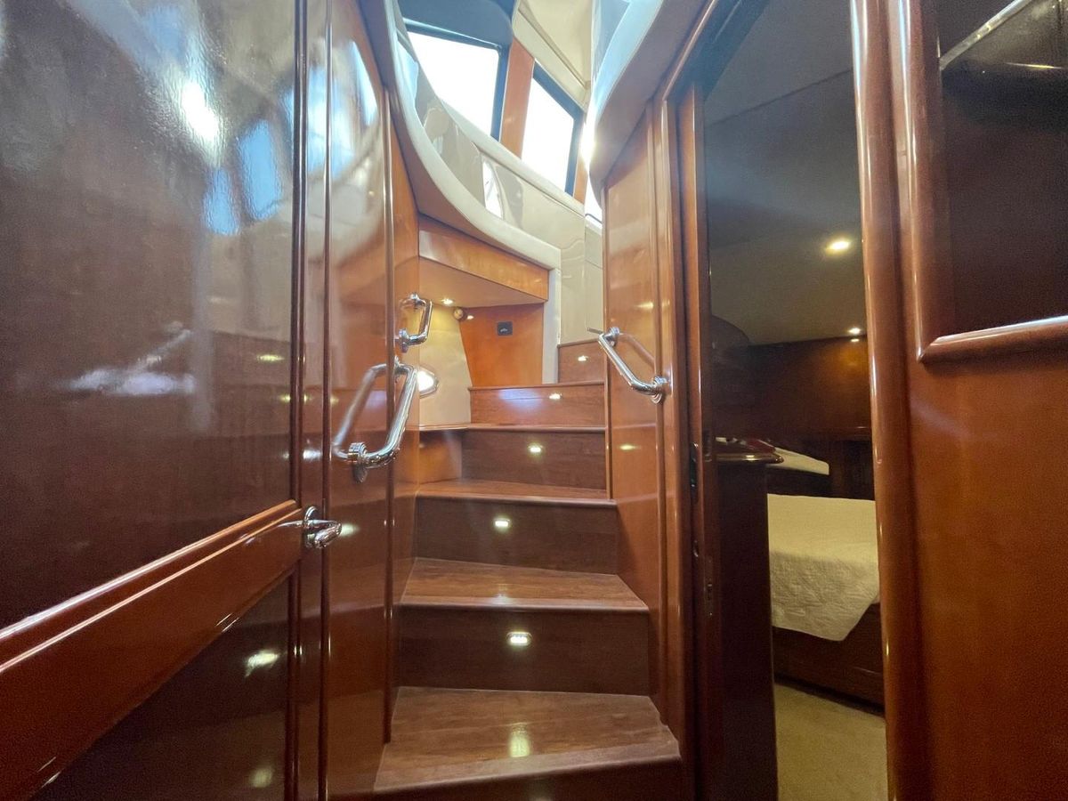 2006 Carver 56 