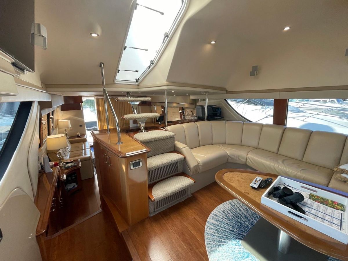 2006 Carver 56 