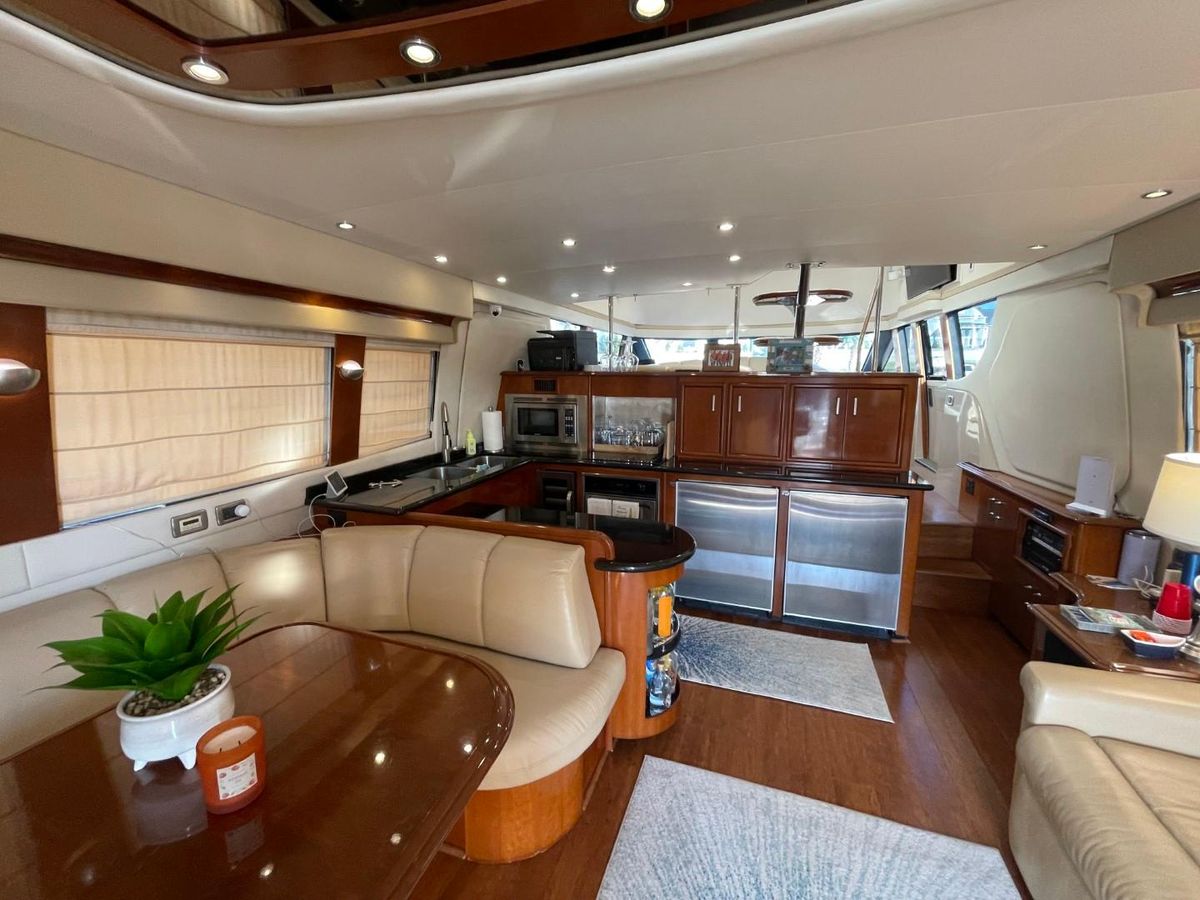 2006 Carver 56 