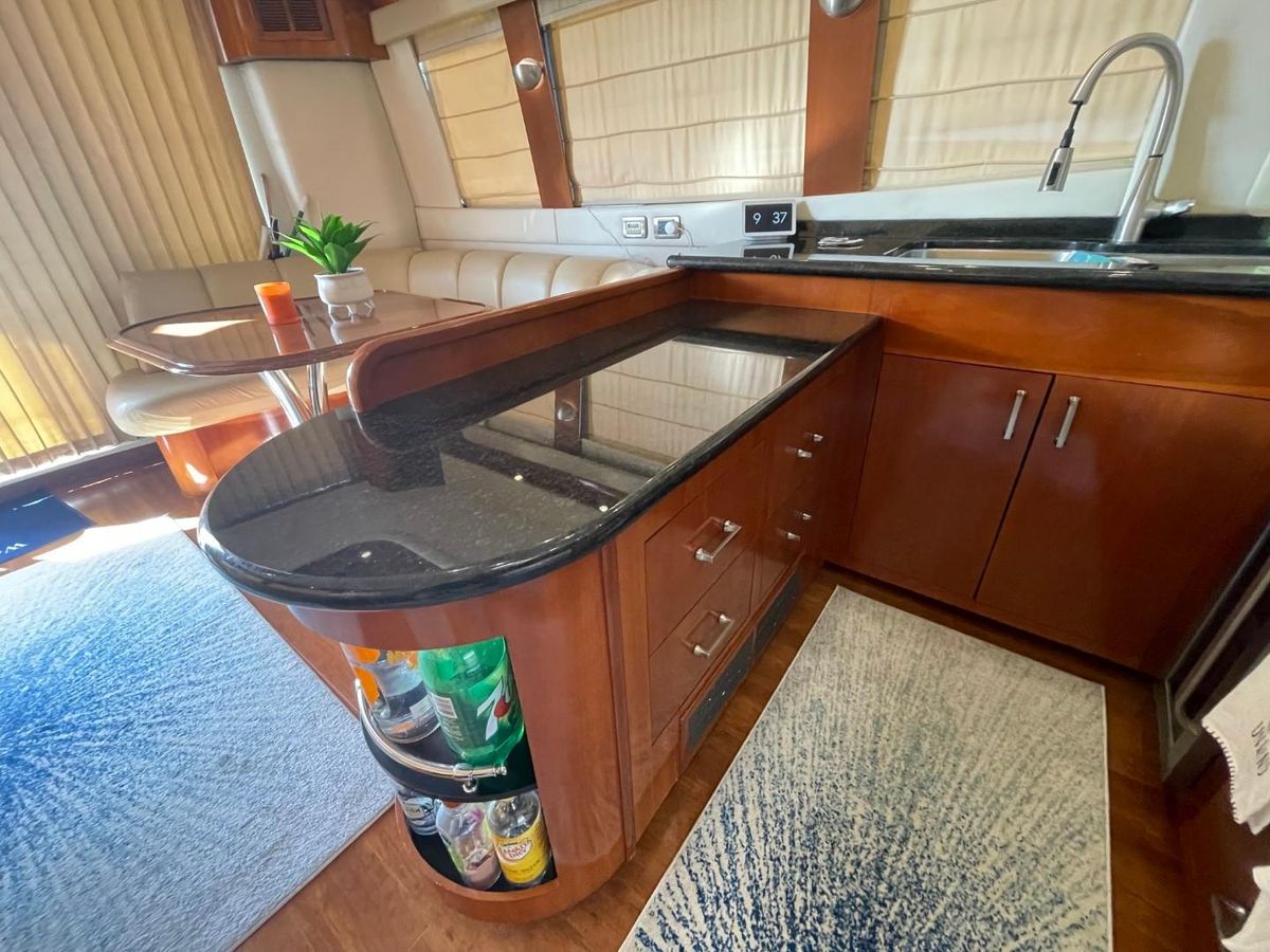 2006 Carver 56 