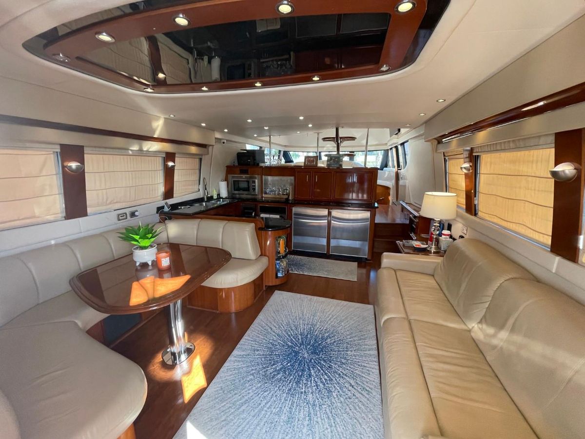 2006 Carver 56 