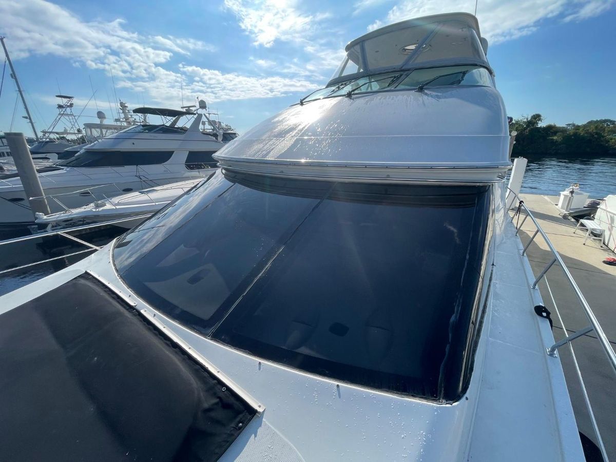 2006 Carver 56 