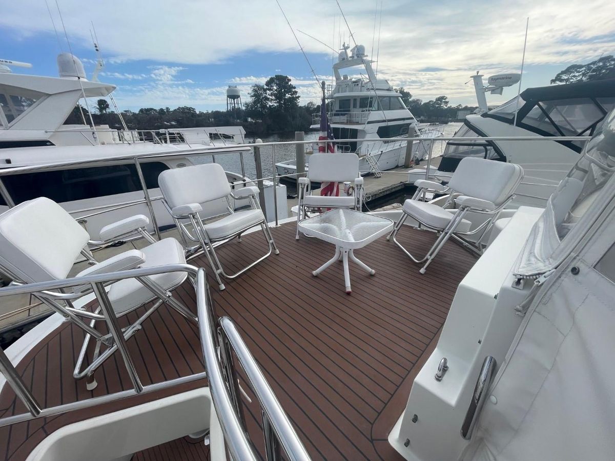 2006 Carver 56 
