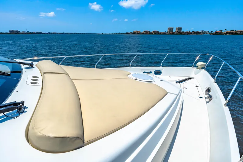 Victory Yacht Photos Pics Luxury yacht Marquis 59, 2005 model, with spacious deck and scenic ocean view.