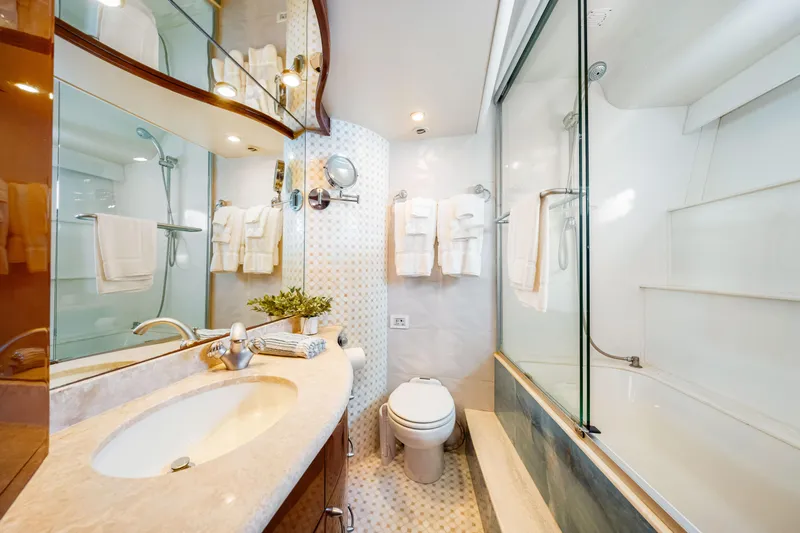 Victory Yacht Photos Pics 