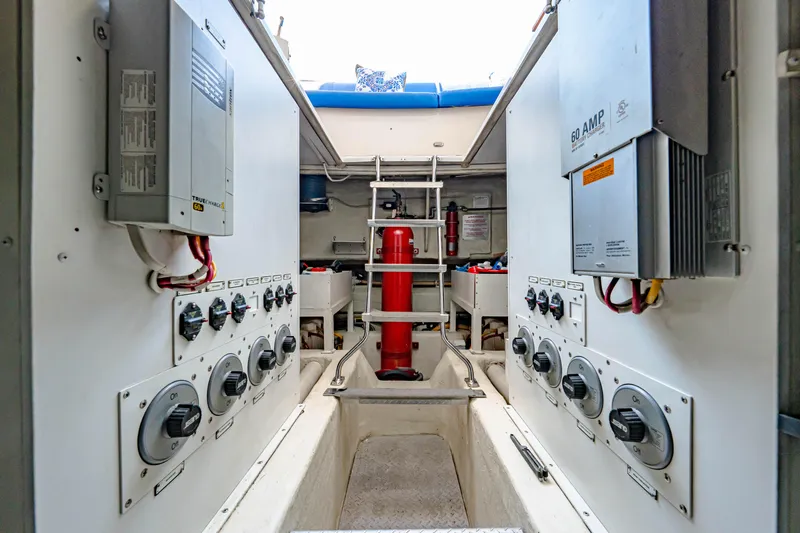 Victory Yacht Photos Pics 