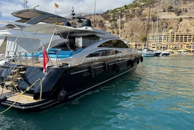 2006 Princess V70