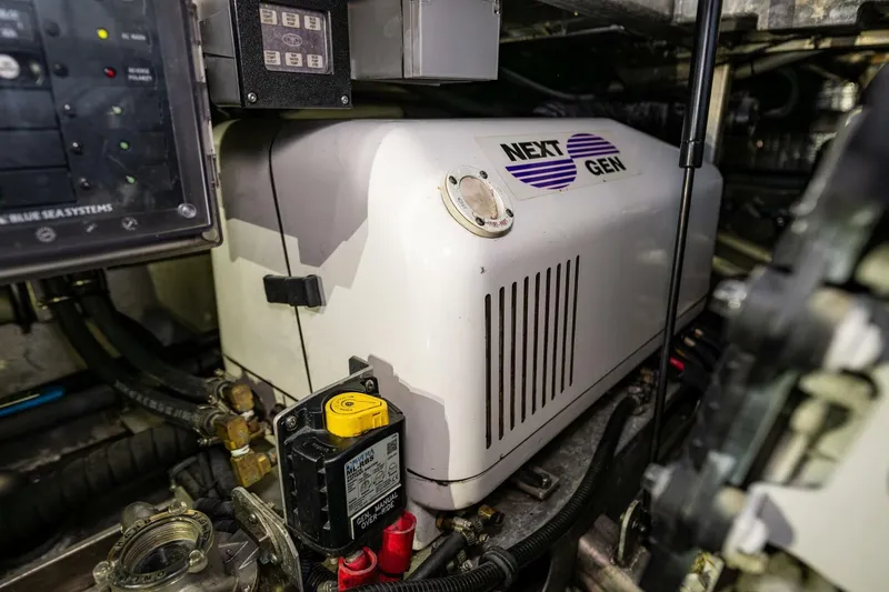 Running Easy Yacht Photos Pics 