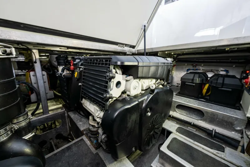 Running Easy Yacht Photos Pics 