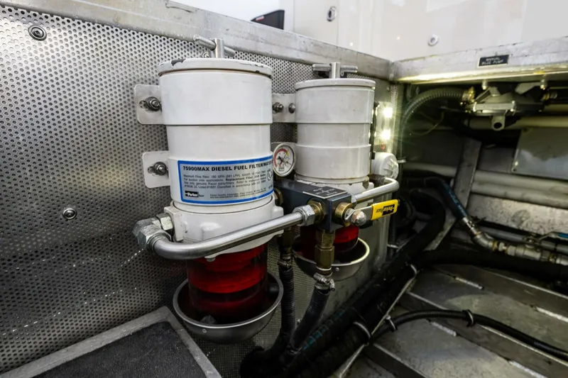 Running Easy Yacht Photos Pics 