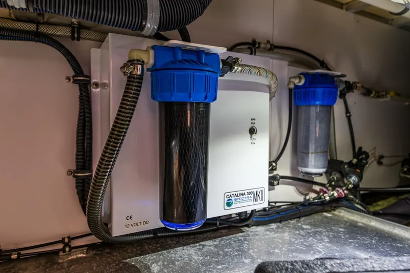 Running Easy Yacht Photos Pics 