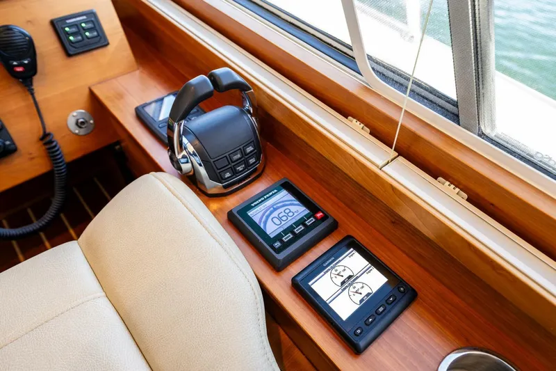 Running Easy Yacht Photos Pics 