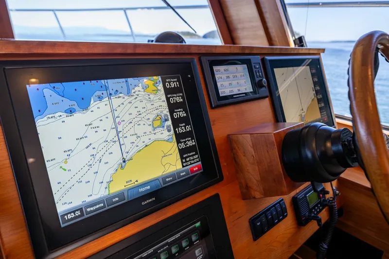 Running Easy Yacht Photos Pics 