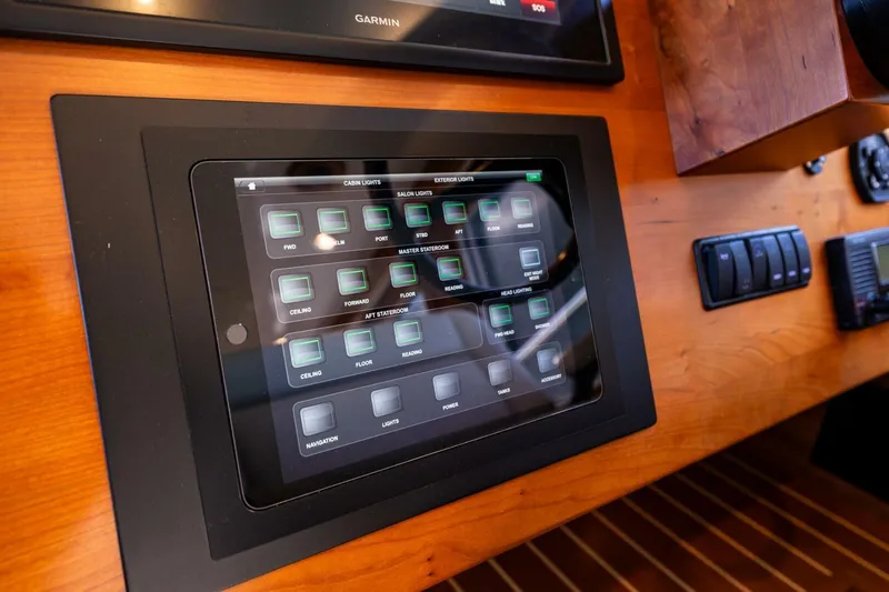 Running Easy Yacht Photos Pics 