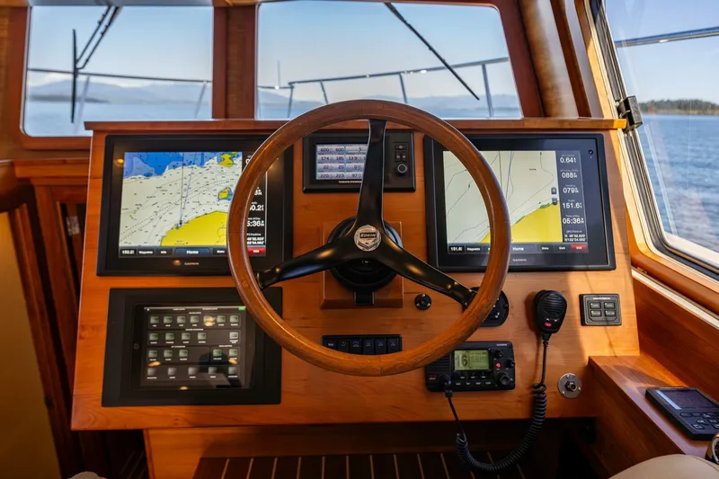 Running Easy Yacht Photos Pics 