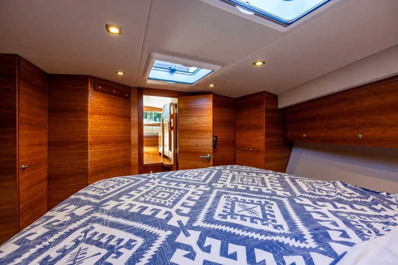 Running Easy Yacht Photos Pics 