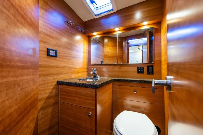 Running Easy Yacht Photos Pics 