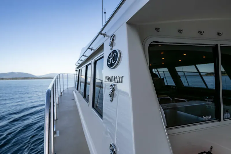 Running Easy Yacht Photos Pics 