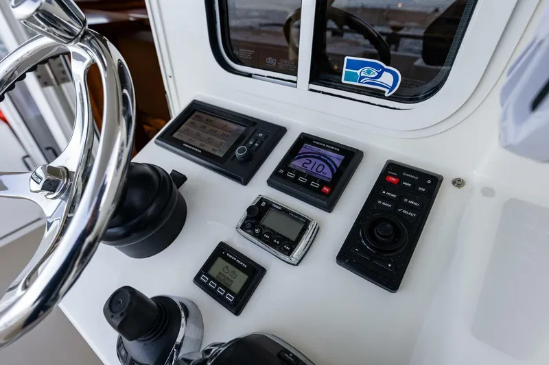 Running Easy Yacht Photos Pics 