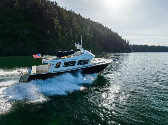 Running Easy Yacht Photos Pics 