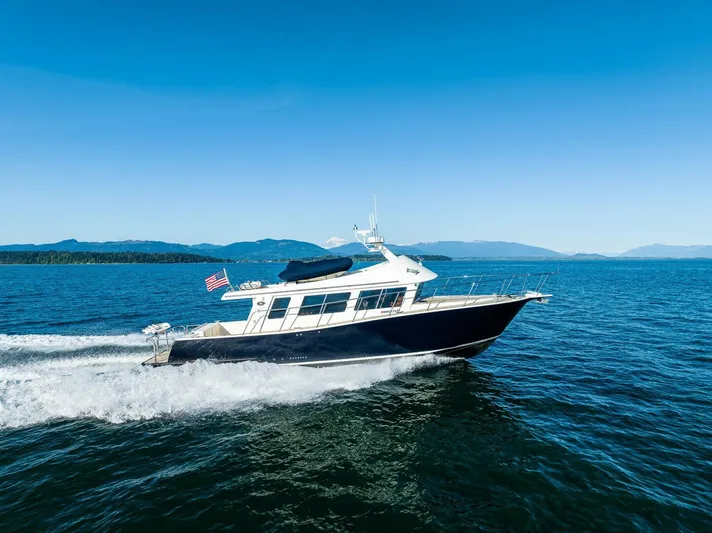 Running Easy Yacht Photos Pics 